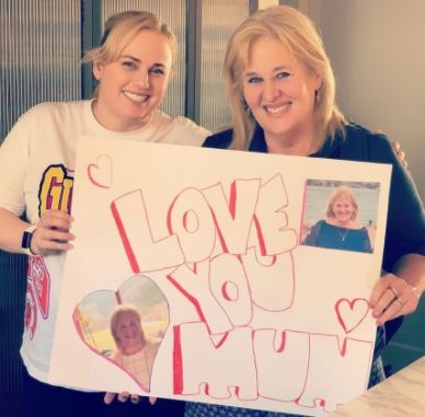 Sue Bownds with her daughter Rebel Wilson